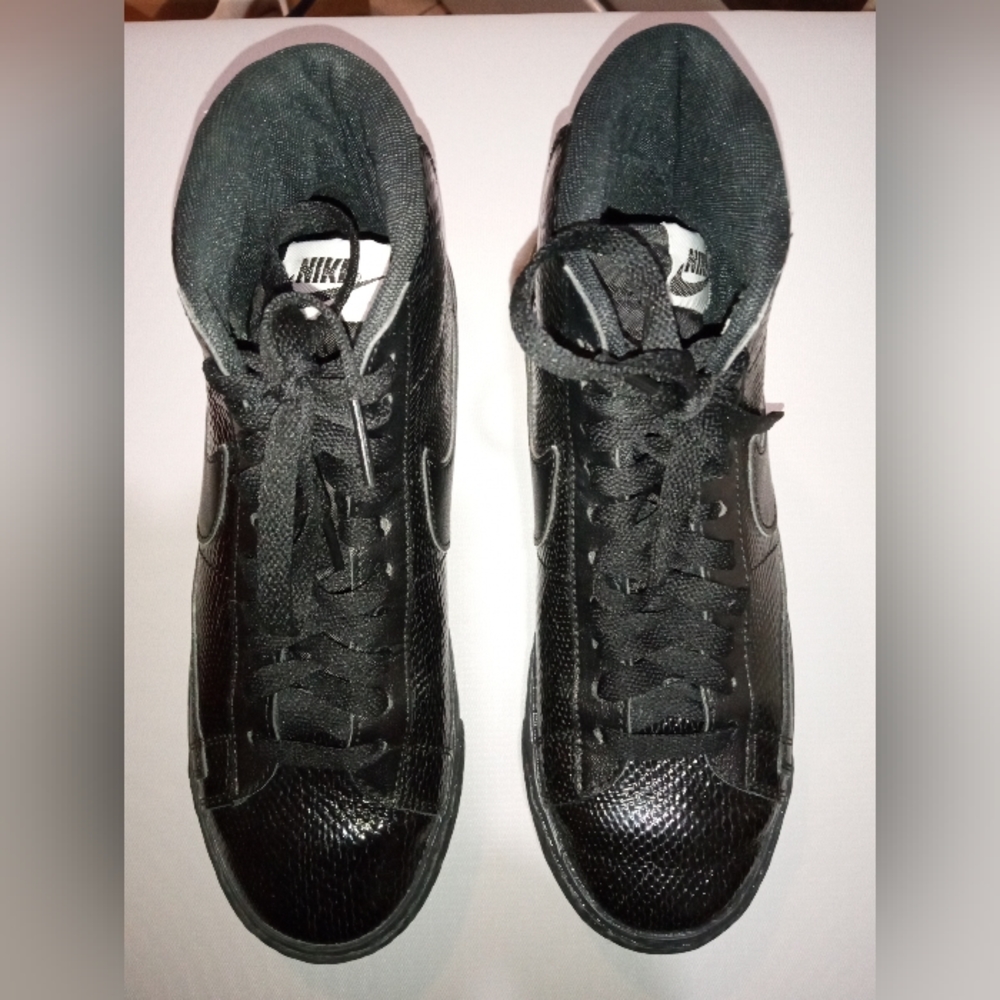 OLD STOCK. NIKE SNEAKERS FROM 2014, IN PERFECT CONDITION